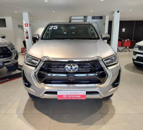 TOYOTA HILUX 2.8 D-4D TURBO DIESEL CD SRX 4X4 AUTOMÁTICO